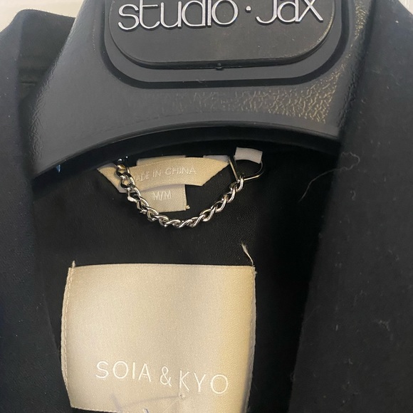 Soia & Kyo trench coat. - Picture 1 of 4